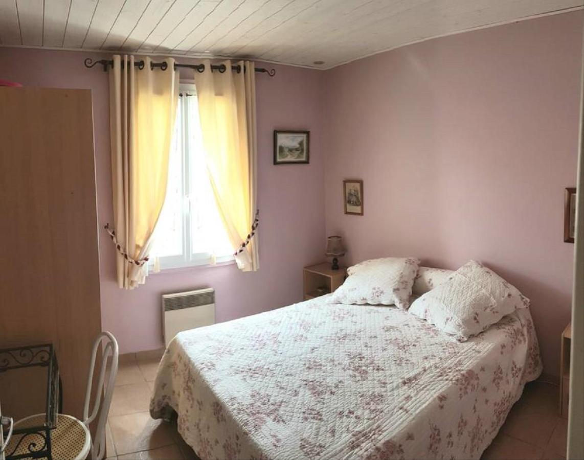 Maison Des Lys Жонзак Экстерьер фото